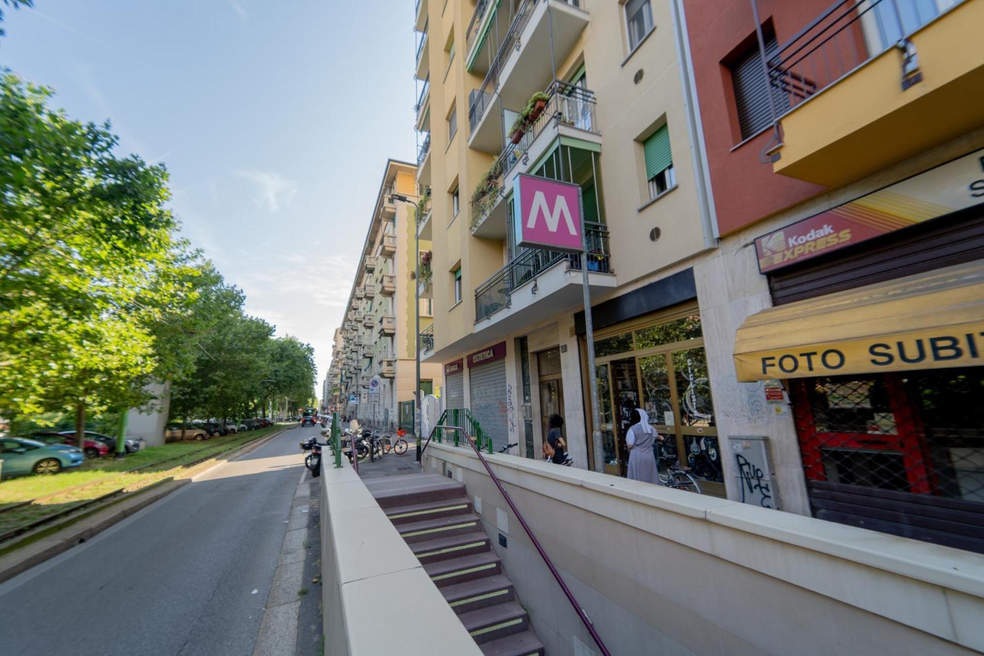 Apartment Milan Near Metro-M5 Экстерьер фото