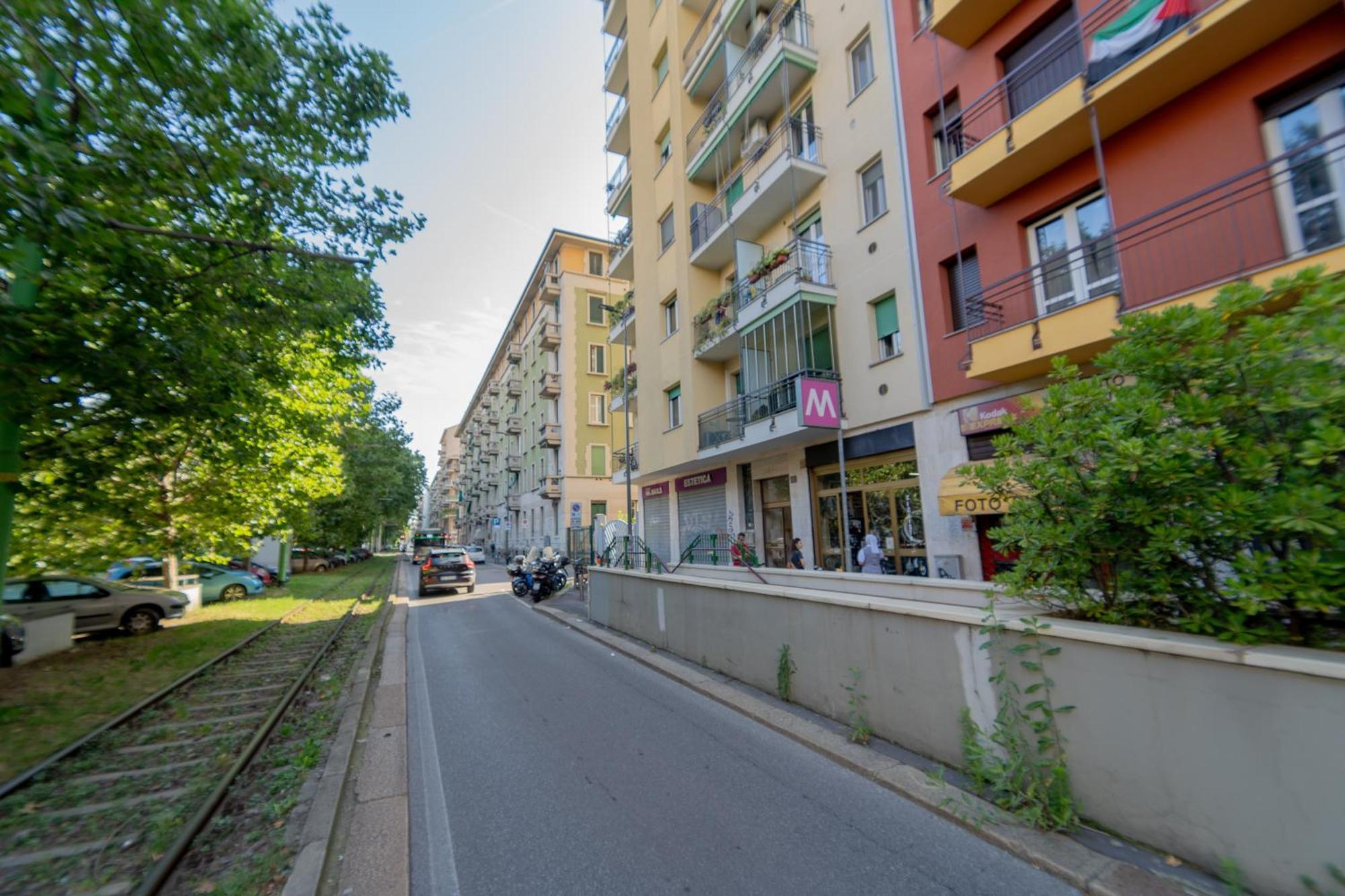Apartment Milan Near Metro-M5 Экстерьер фото